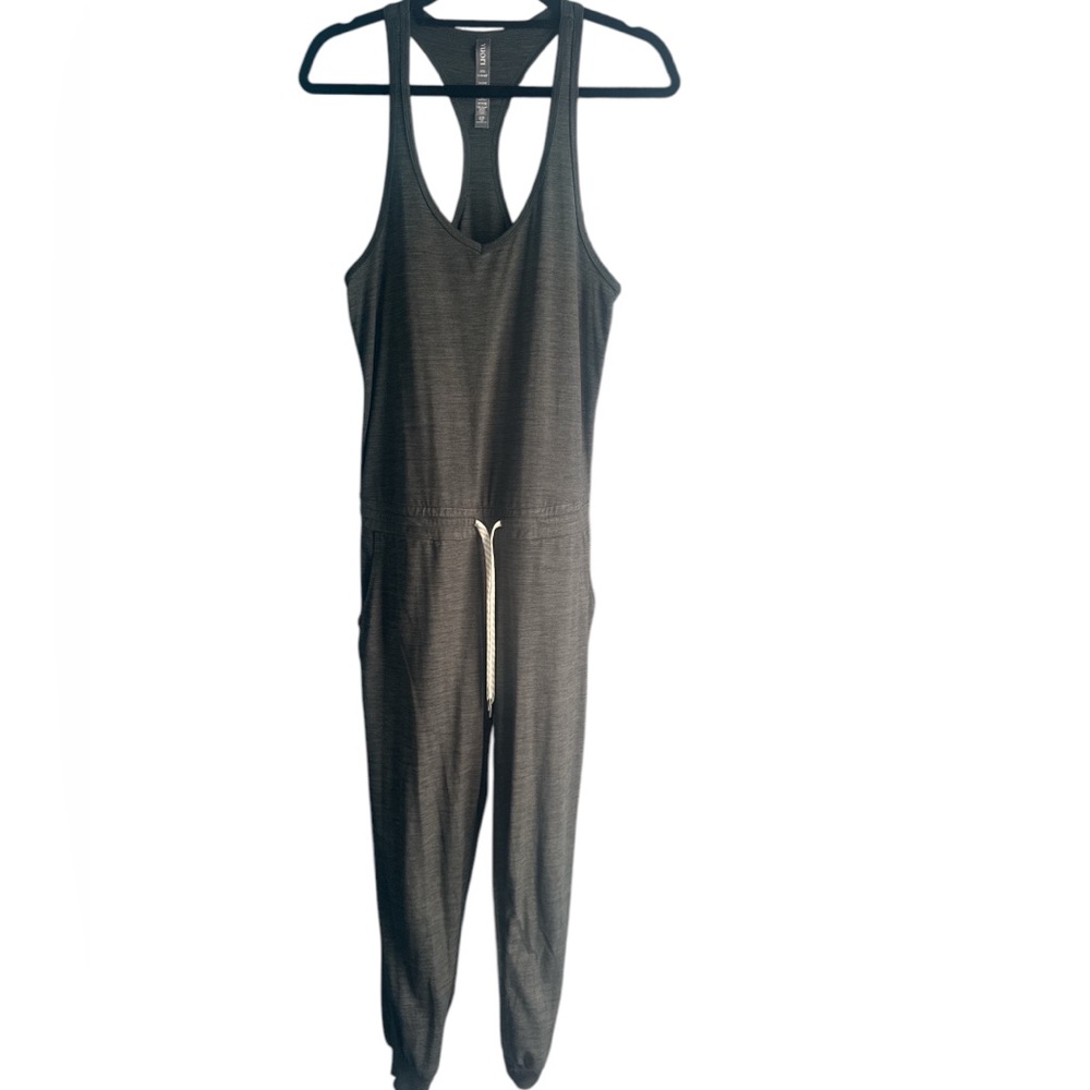 Vuori Sleeveless Lux Jumpsuit in XS